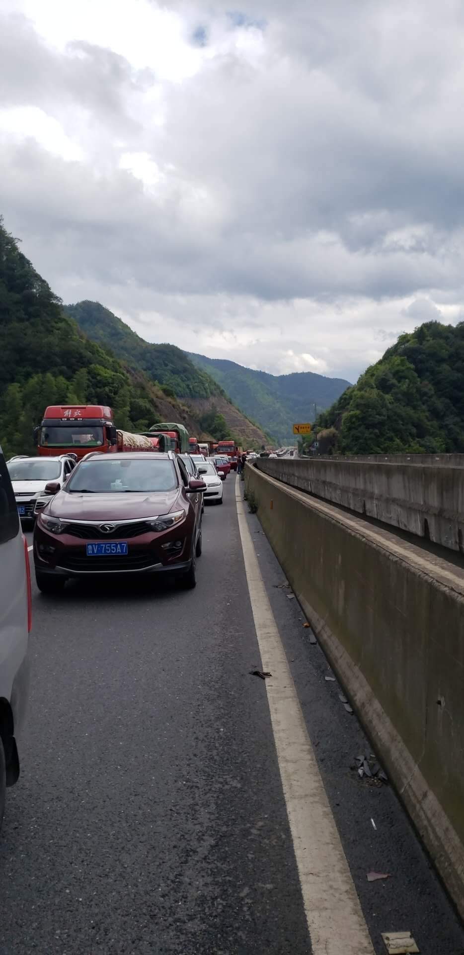 金华高速路况实时查询:堵车缓行,s26仙居至金华堵堵堵